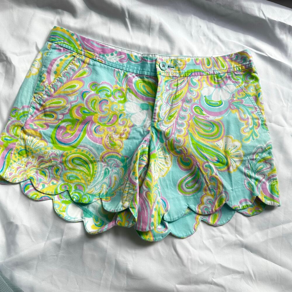 Lilly Pulitzer Buttercup shorts sz 6 Paisley Scallop Edge Shorts - Picture 2 of 9